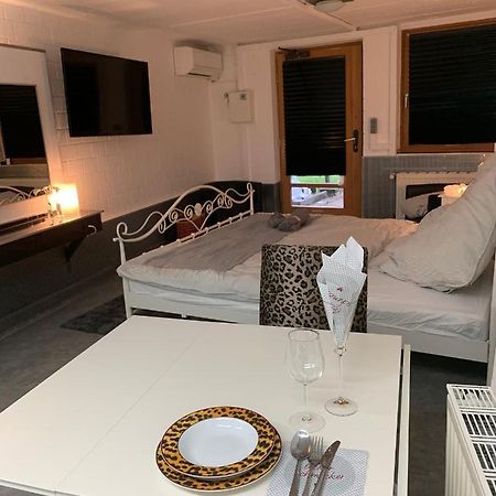 Privatzeit The green Mile Leverkusen Buitenkant foto